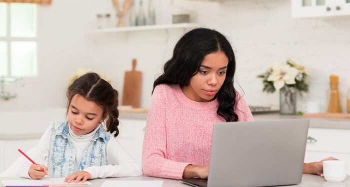 7 Awesome Ways Colleges Support Student Parents